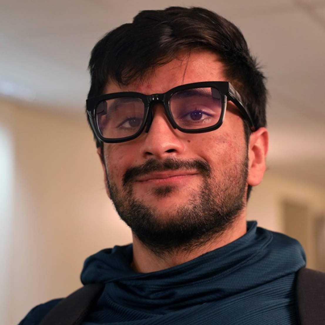 StudentCreatesSmartGlasses4PeopleWithHL